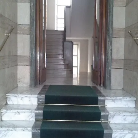 Innvatican Πανσιόν 4*